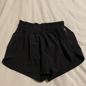 Lululemon black shorts US6 perfect condition